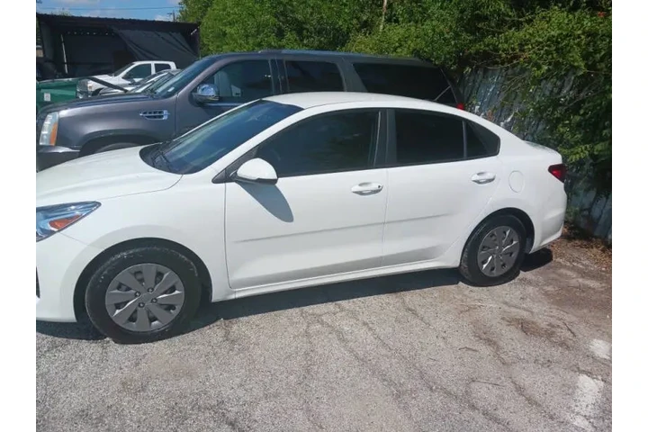 $8995 : 2020 Rio S image 8