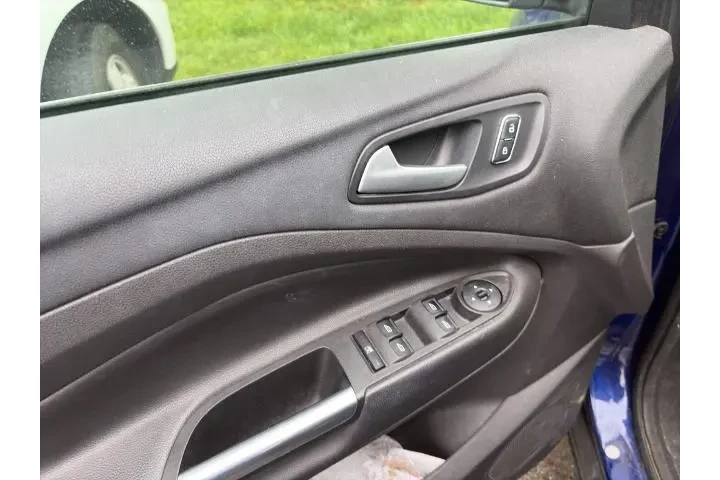 $8977 : Ford Escape 2015 SE 4dr SUV image 5