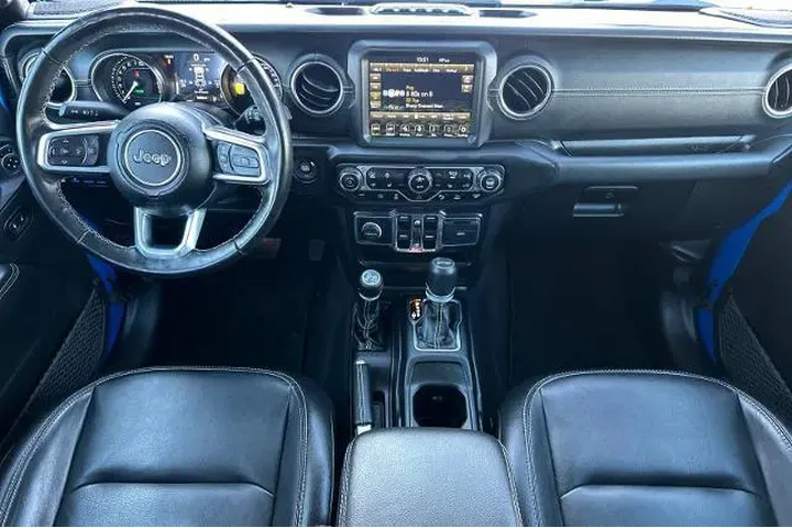 $31995 : Jeep Wrangler Unlimited 2021 image 3