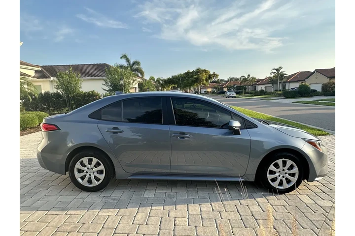 $12000 : 2021 Corolla LE Sedan image 4