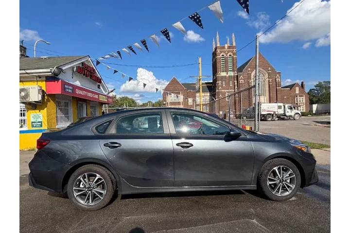 $21995 : 2024 Forte LXS image 10