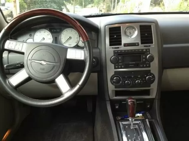 $2800 : 2007 Chrysler 300 Limited image 2