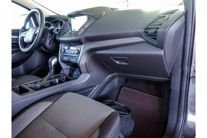 $8298 : Ford Escape 2019 SE 4dr SUV image 4