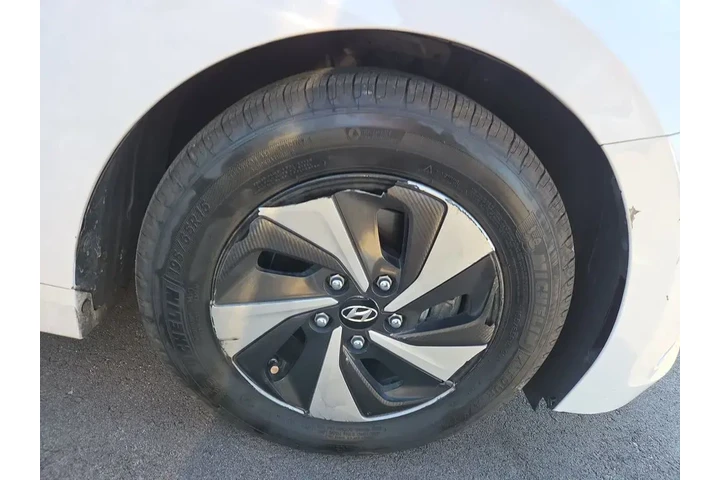 $10999 : Hyundai IONIQ Hybrid 2017 SE image 2