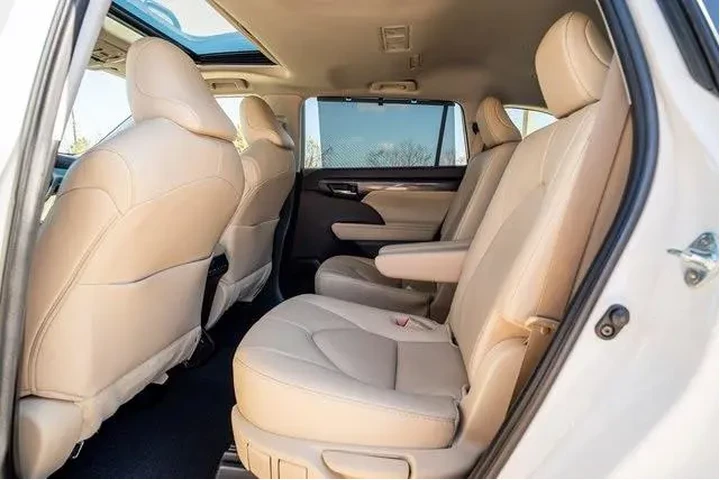 $26836 : Toyota Highlander 2021 Limit image 8