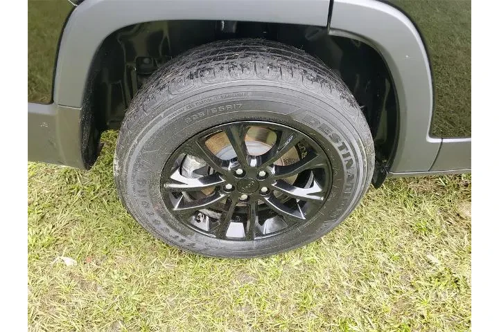 $21300 : Jeep Cherokee 2023 4x4 Altit image 7