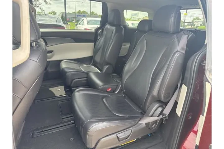 $28477 : Kia Carnival 2023 LX 4dr Min image 6
