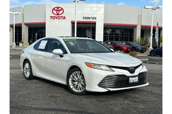 $22075 : Toyota Camry Hybrid 2018 SE image 1