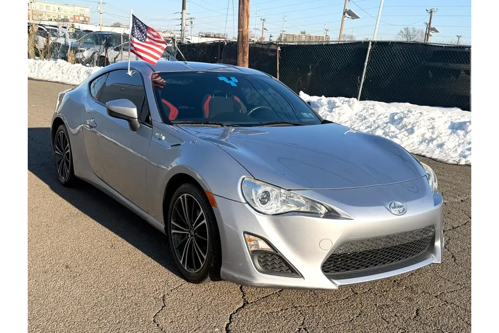 2015 FR-S 2dr Cpe Man (Natl) image 8