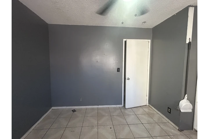 $850 : Se renta cuarto image 3