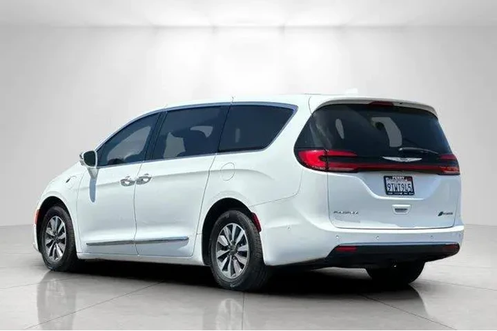 $20995 : Chrysler Pacifica Hybrid 202 image 5