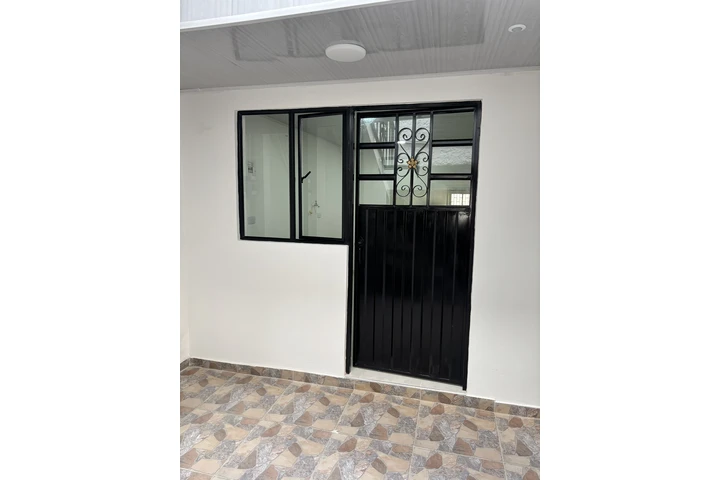 $800000 : Se arrienda Apartaestudio image 2
