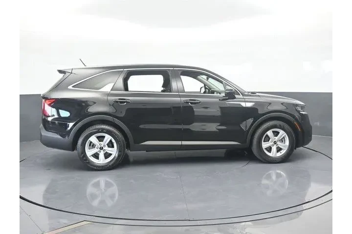 $16991 : Kia Sorento 2022 LX 4dr SUV image 7