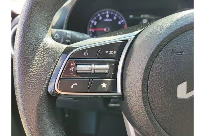 $16000 : Kia Forte 2022 FE 4dr Sedan image 5