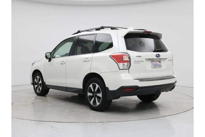 $15998 : Subaru Forester 2017 AWD 2.5 image 2