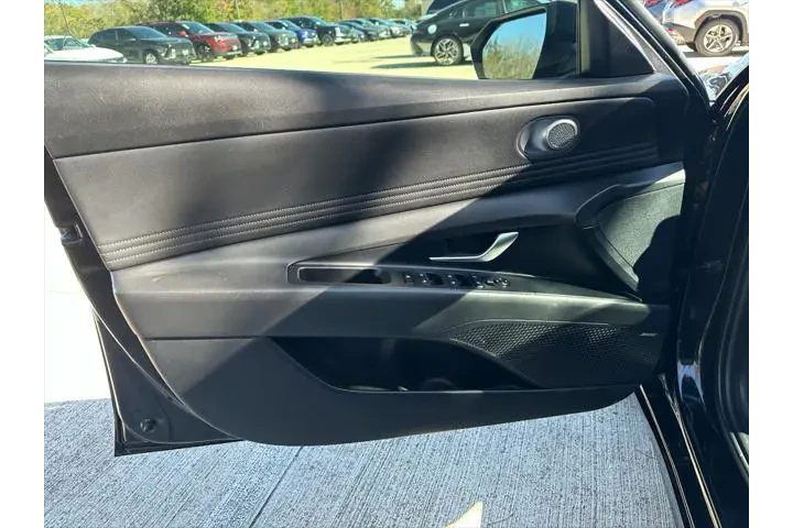 $22026 : Hyundai ELANTRA 2024 Limited image 9