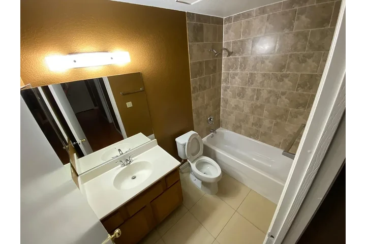 $900 : Hermosa casa para familia dece image 4