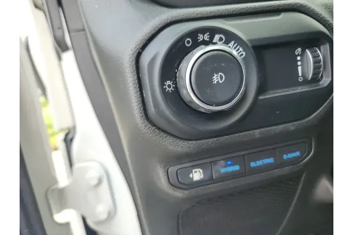 $29724 : Jeep Wrangler 2023 4x4 Sahar image 5