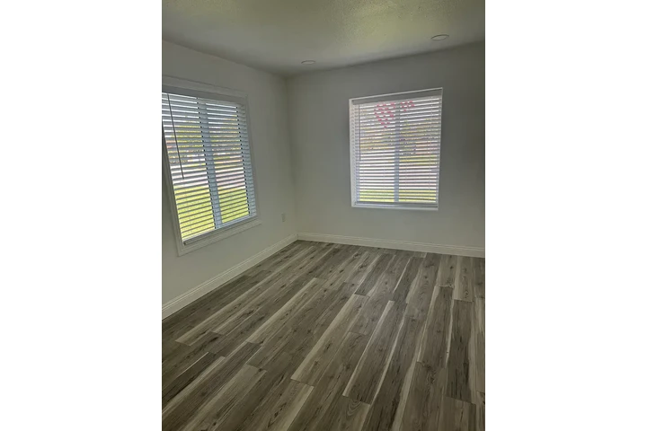 $1500 : Rialto- Listo image 2