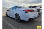 $19990 : Nissan Altima 2023 2.5 SR 4d thumbnail