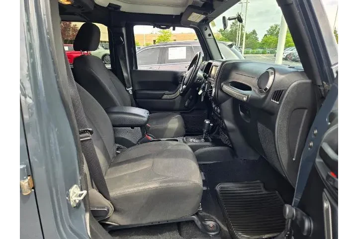 $19290 : Jeep Wrangler Unlimited 2017 image 5