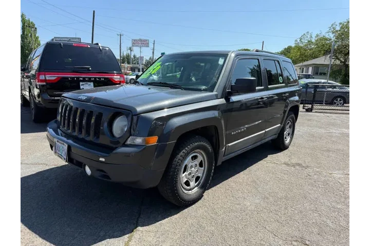 2011 Patriot Latitude image 5