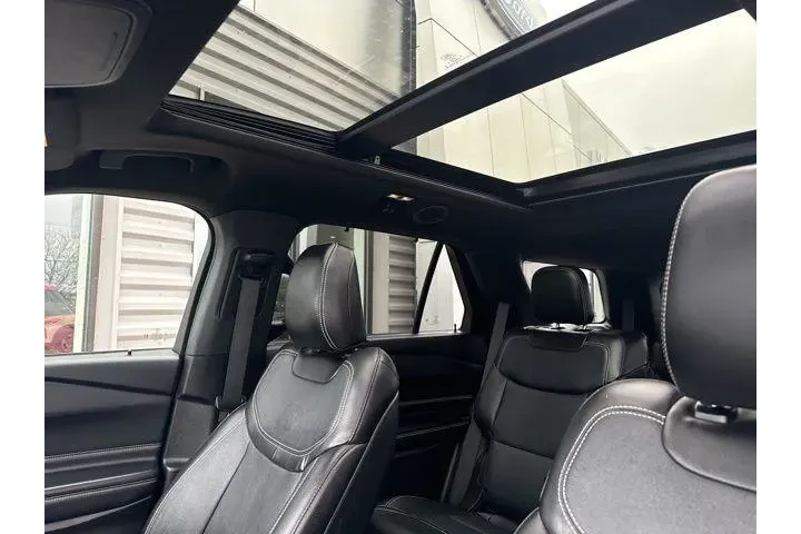 $30113 : Ford Explorer 2020 AWD ST 4d image 6