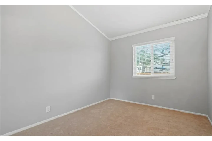 $2495 : 3 Bed 2 Bath in Inglewood image 8