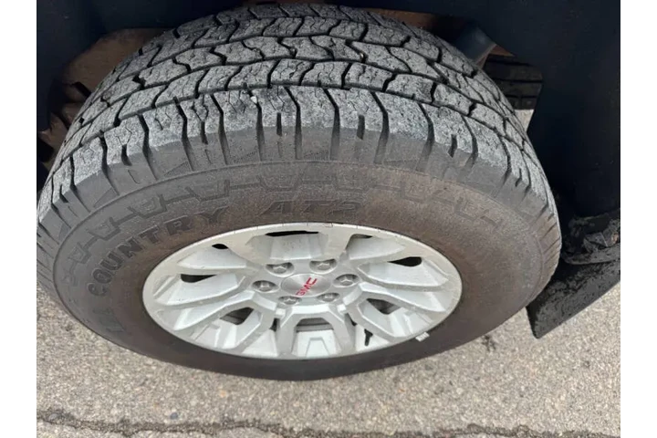 $12990 : 2017 GMC Yukon XL SLT image 10