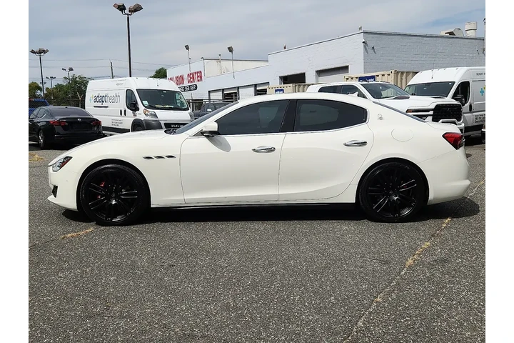 $24899 : Maserati Ghibli 2021 4dr Sed image 2