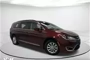 Pre-Owned 2019 Pacifica Touri en Milwaukee