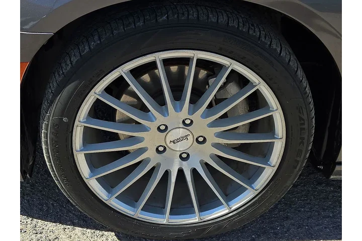 $32995 : Chrysler 300 2022 S V8 4dr S image 8