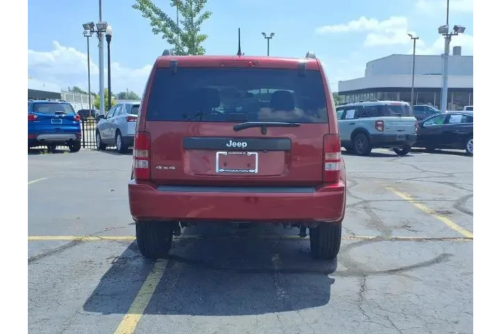 Jeep Liberty 2012 4x4 Sport image 5