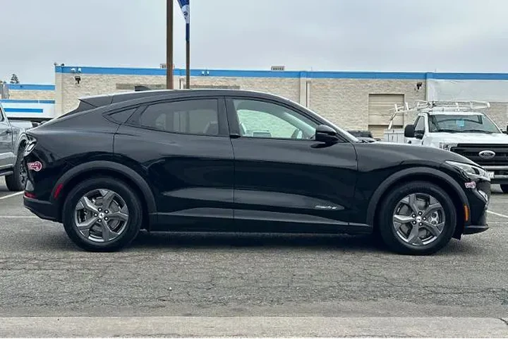 $23686 : Ford Mustang Mach-E 2022 Sel image 9