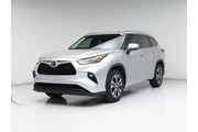 $33998 : Toyota Highlander 2021 XLE 4 thumbnail