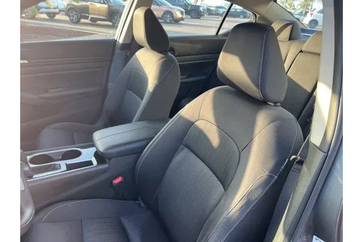 $17981 : Nissan Altima 2024 2.5 SV 4d image 8