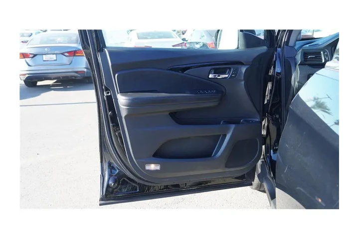 $24984 : 2019 Pilot Touring 8-Passenger image 9