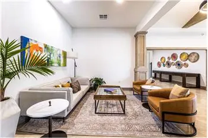 $2385 : Rental property with 3 bedro image 9