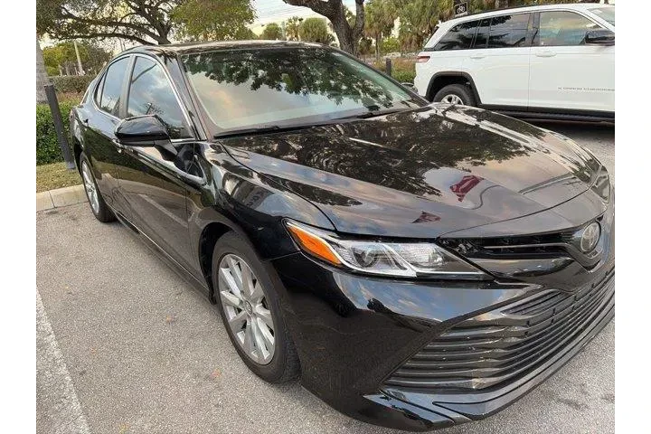 $17995 : Toyota Camry 2019 LE 4dr Sed image 2