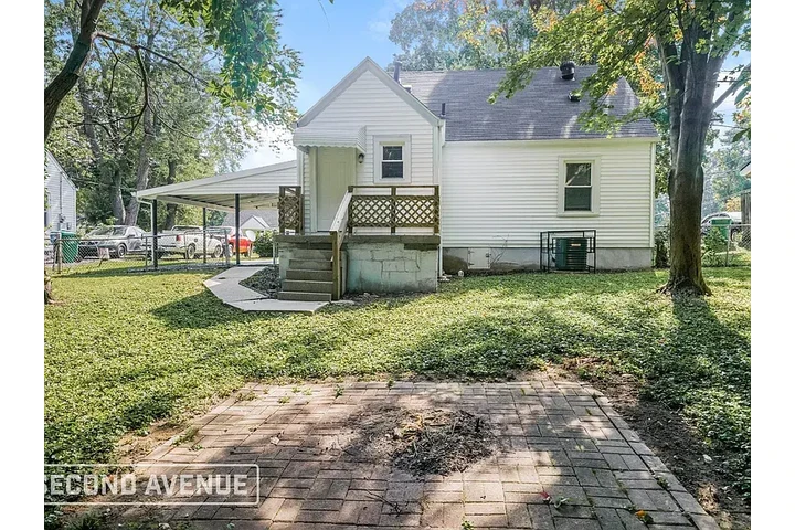 $1300 : Standard 3bd and 1bt image 1