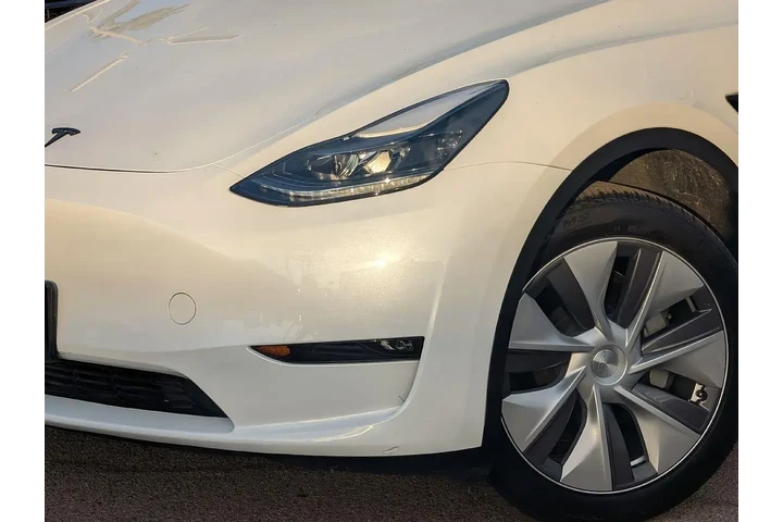 $34989 : Tesla Model Y 2023 AWD Long image 3
