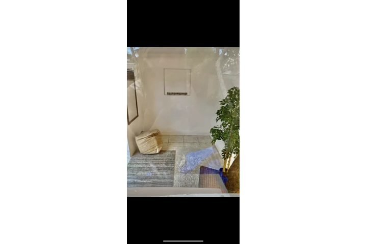 $650 : Rento Cuarto Privado Afuera image 2