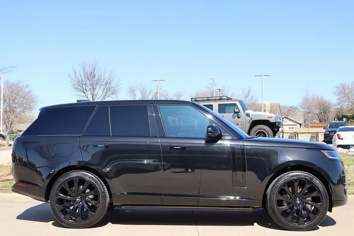 $96996 : 2023 Range Rover SE image 8