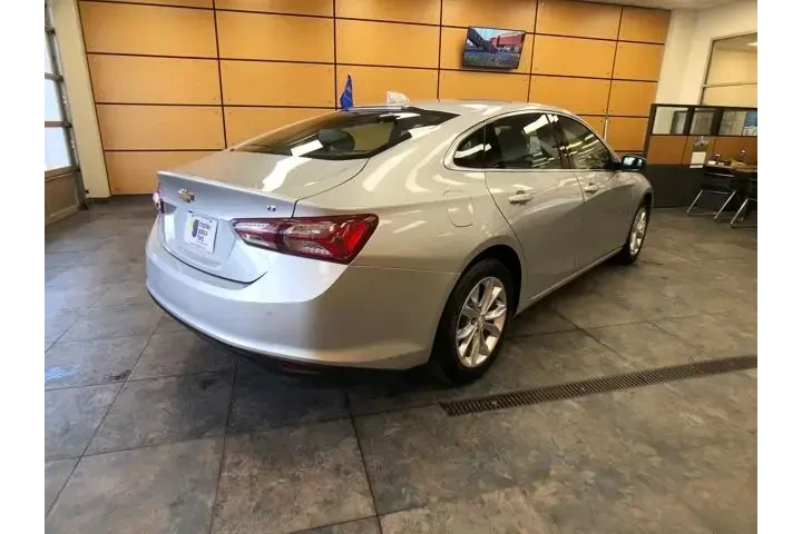$17749 : Chevrolet Malibu 2020 LT 4dr image 7