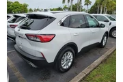 $15990 : Ford Escape 2021 SE 4dr SUV thumbnail