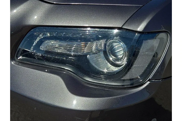 $32995 : Chrysler 300 2022 S V8 4dr S image 7