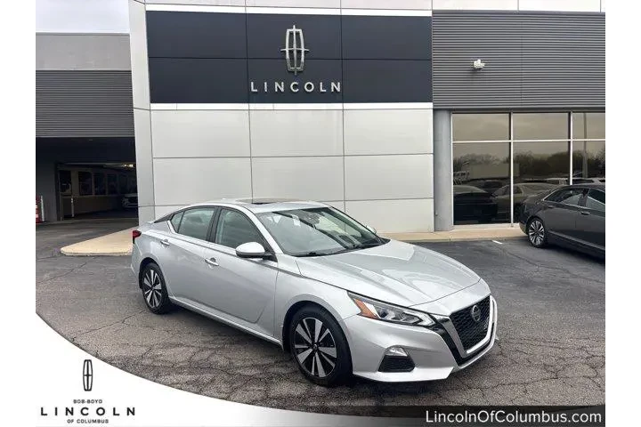 $17985 : Nissan Altima 2021 2.5 SV 4d image 1