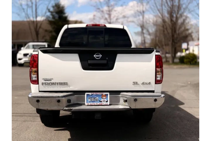 $9995 : 2016 Frontier SL image 10