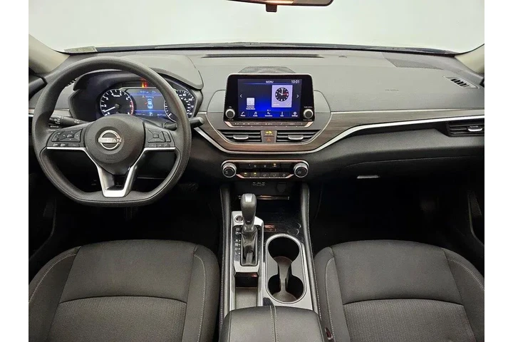 $19998 : Nissan Altima 2023 2.5 SV 4d image 9