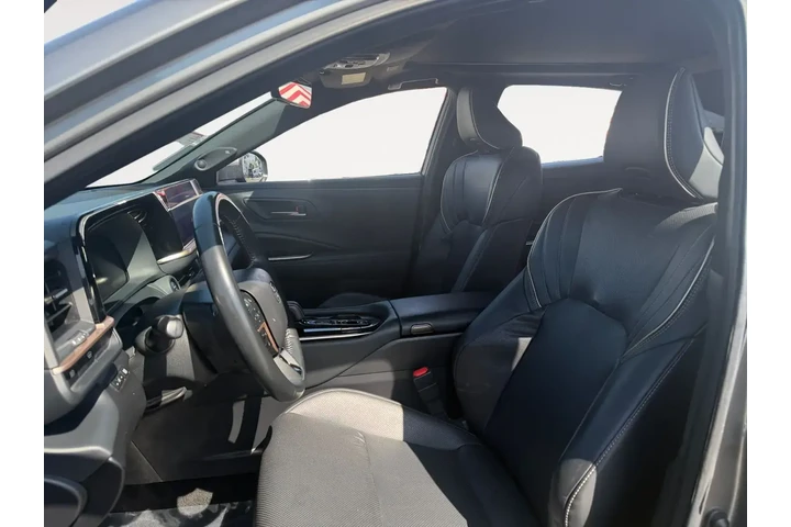 $36450 : Toyota Crown 2024 AWD XLE 4d image 9
